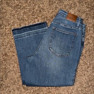 Judy Blue Mid Blue Cropped Wide Leg Ankle Jeans with Frayed Hem